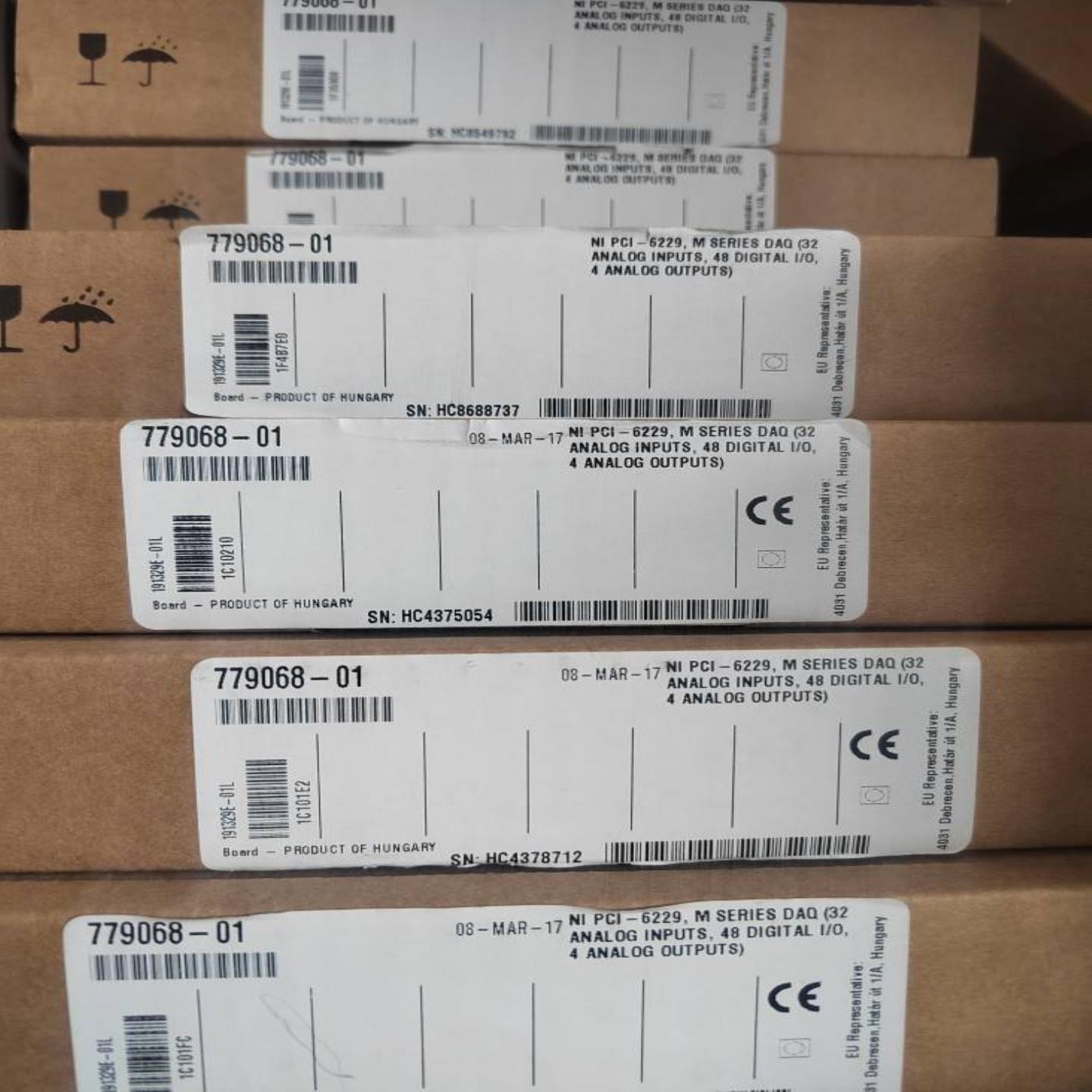 配件美国原装NI PXIE-8384 PCIE-8381PXIE-8381功能OK议价