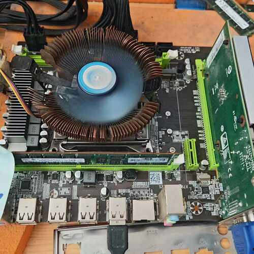 （议价）出一片x79主板带E5一2660u4G内存一起出