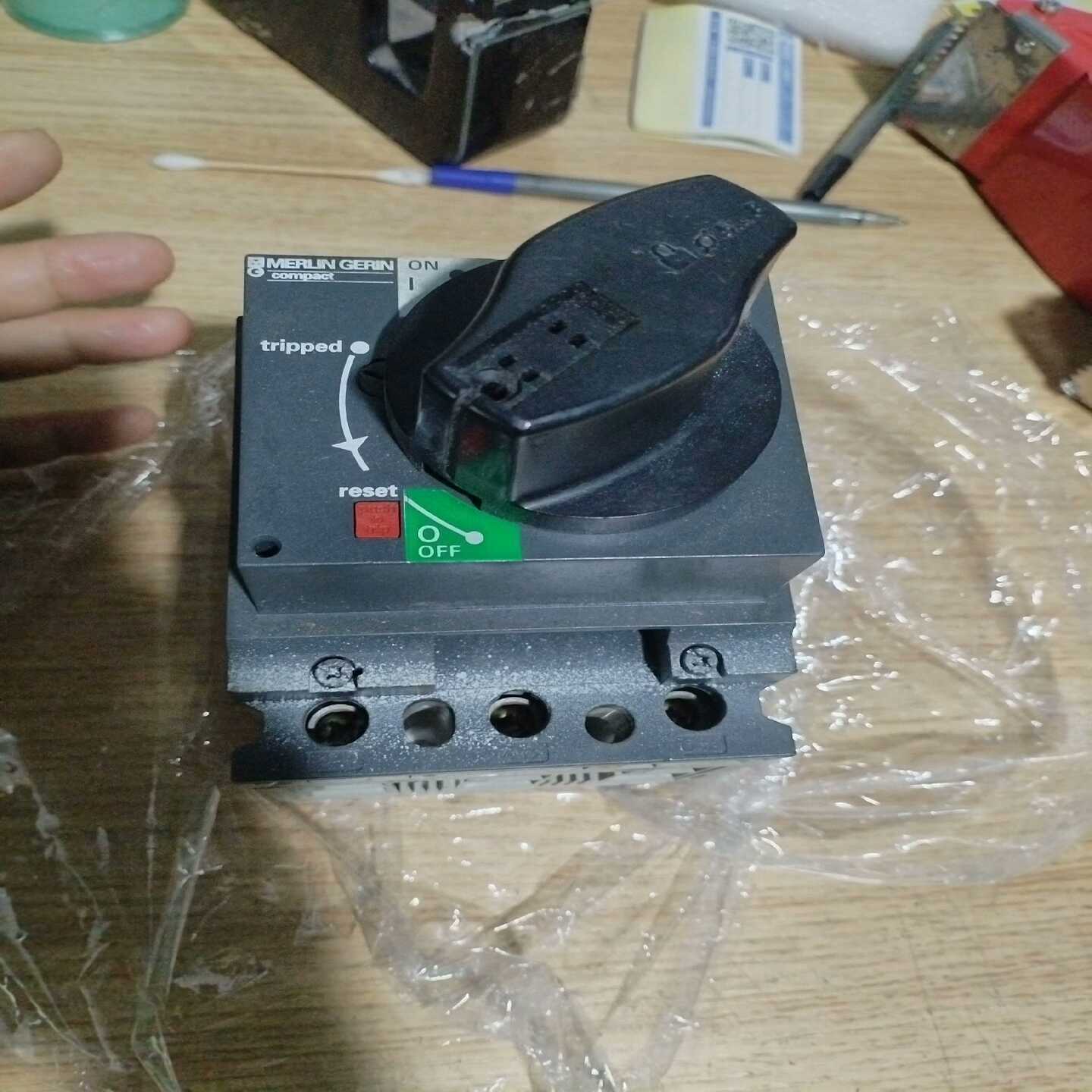 咨询-贴片机CP743/XP143设备上的总开关