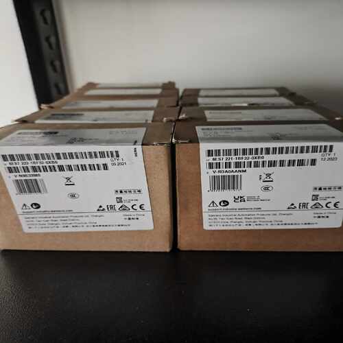 S7-1300 221-1BF32-0XB0，实图拍摄~询价