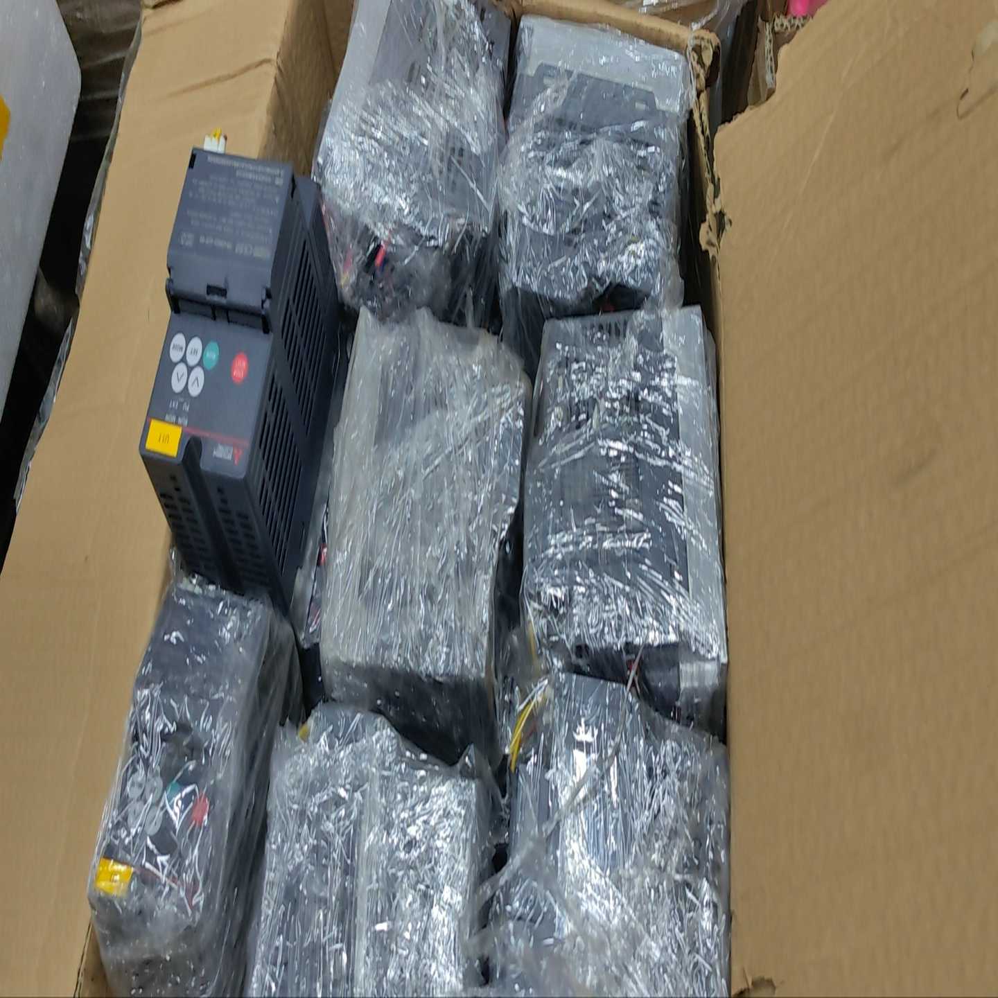 原装拆机三菱变频器FR-CS82S-025-600.4KW--议价商品