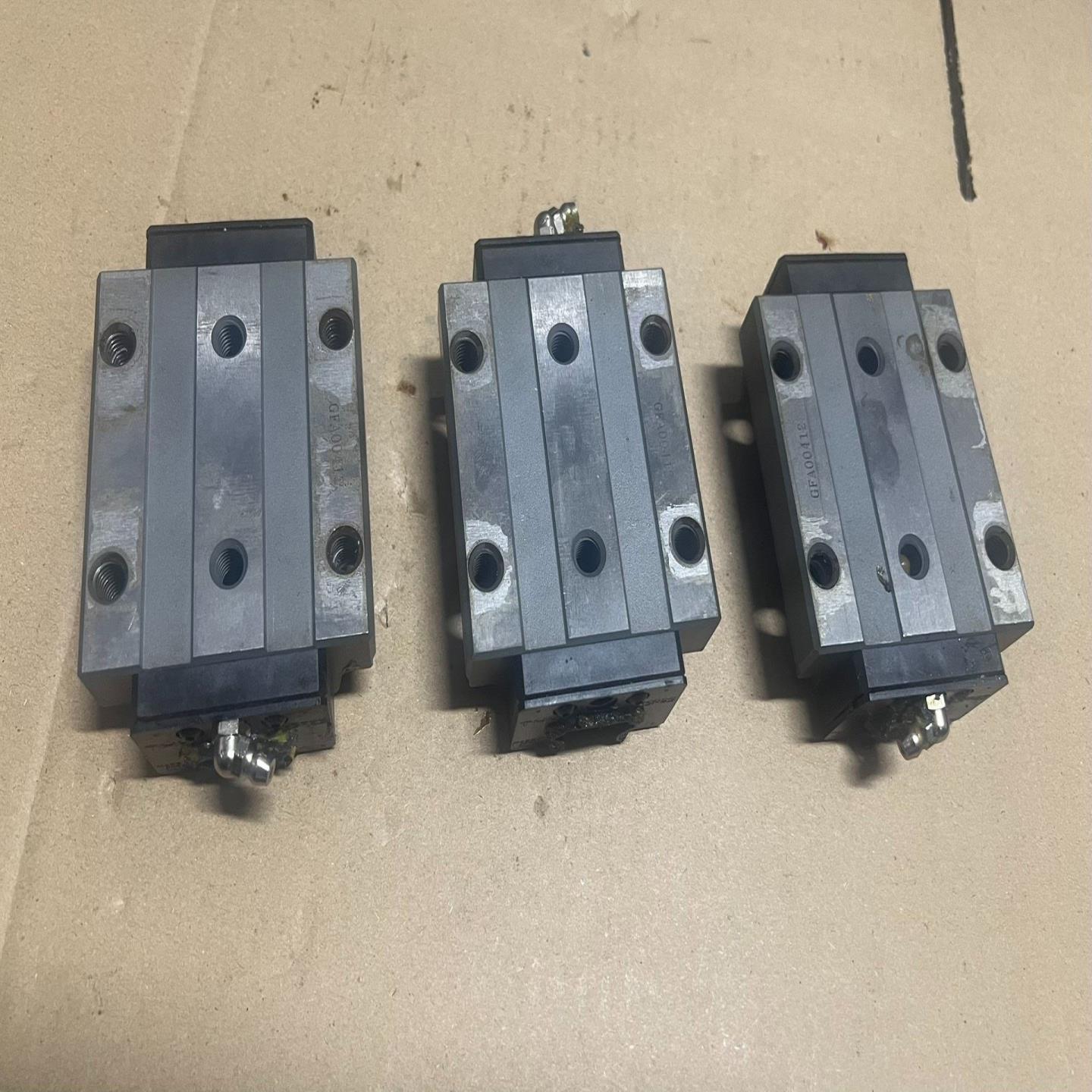 正品THKHSR25直线导轨加长法兰滑块9成新现货现--议价商品