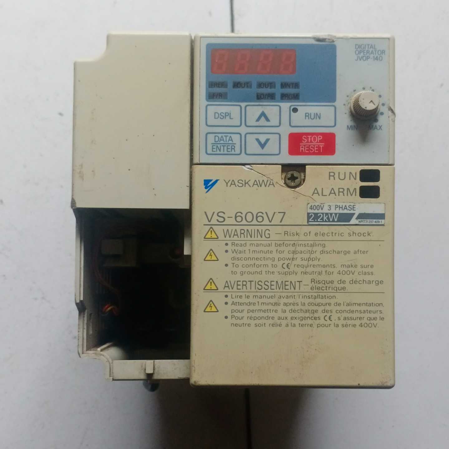 (工仔机械）安川CIMR-V7AT42P2，2.2KW 380V