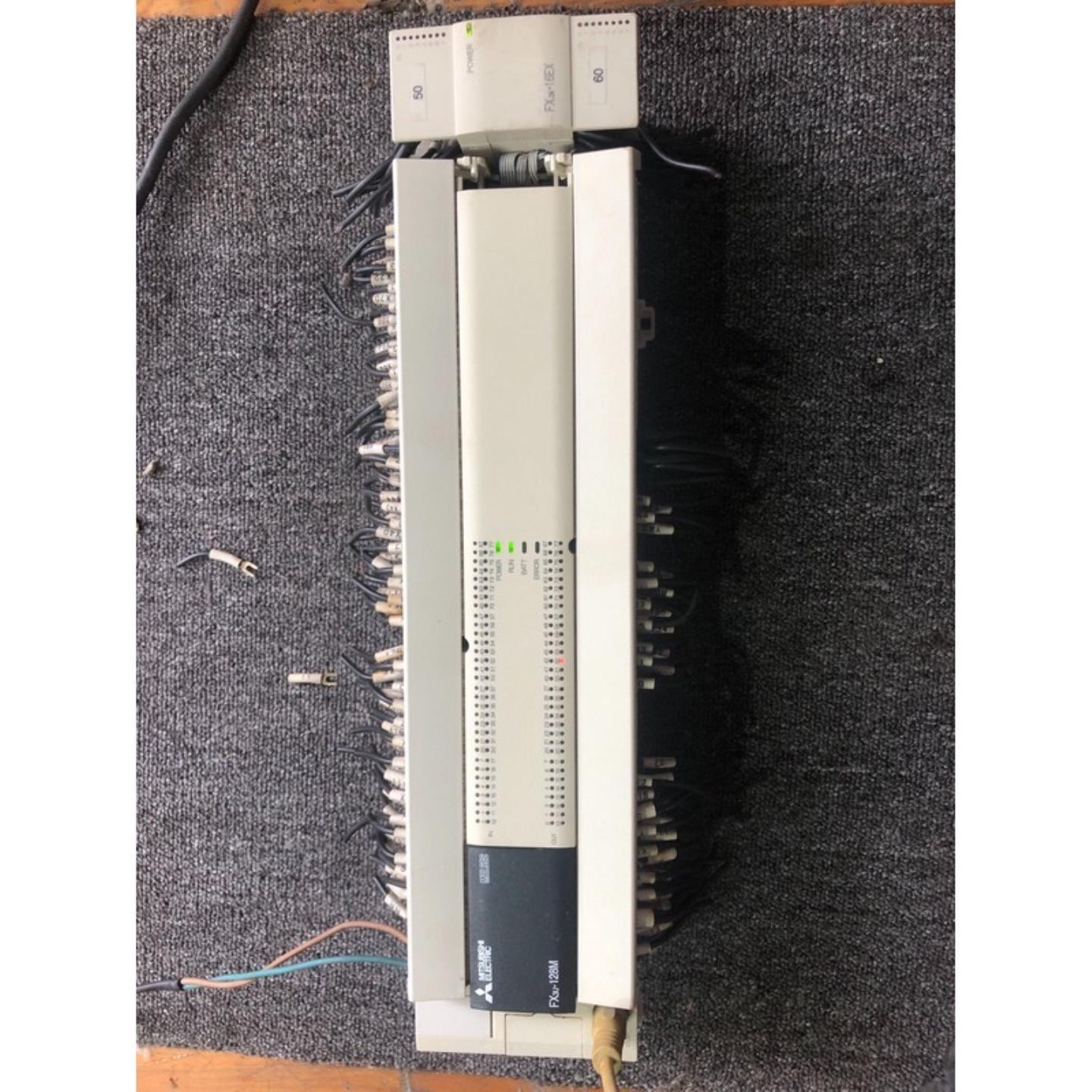 PLC   FX3U-128MR成色不错刚刚拆机6