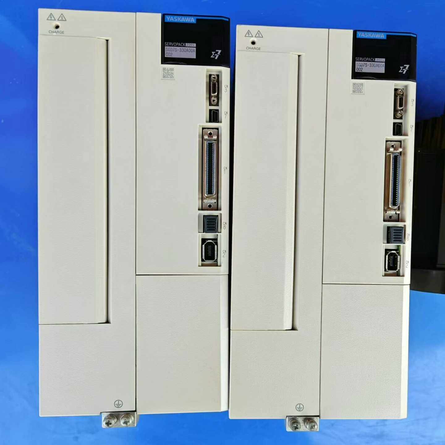 议价安川7系5kw伺服驱动器电机