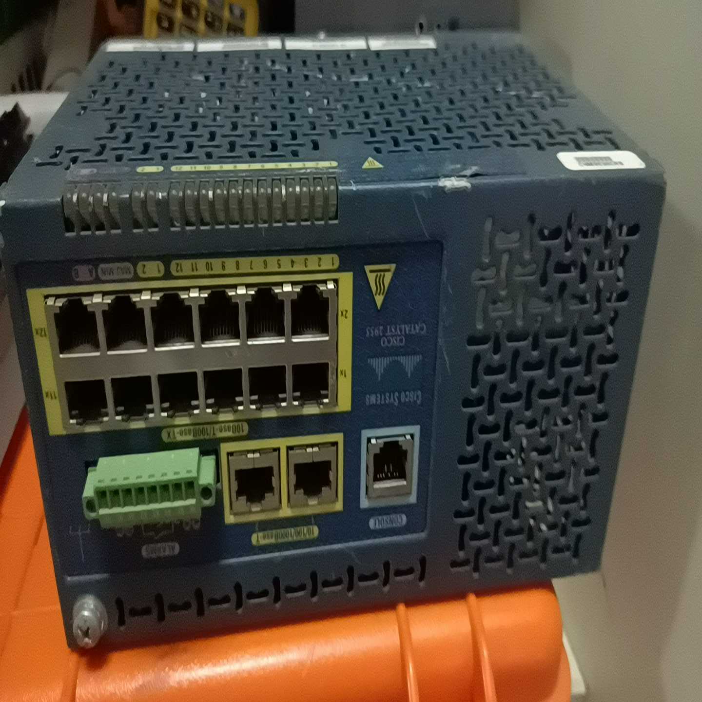 思科C2955T-12工业交换机,12个百兆电口2个千兆电--议价商品
