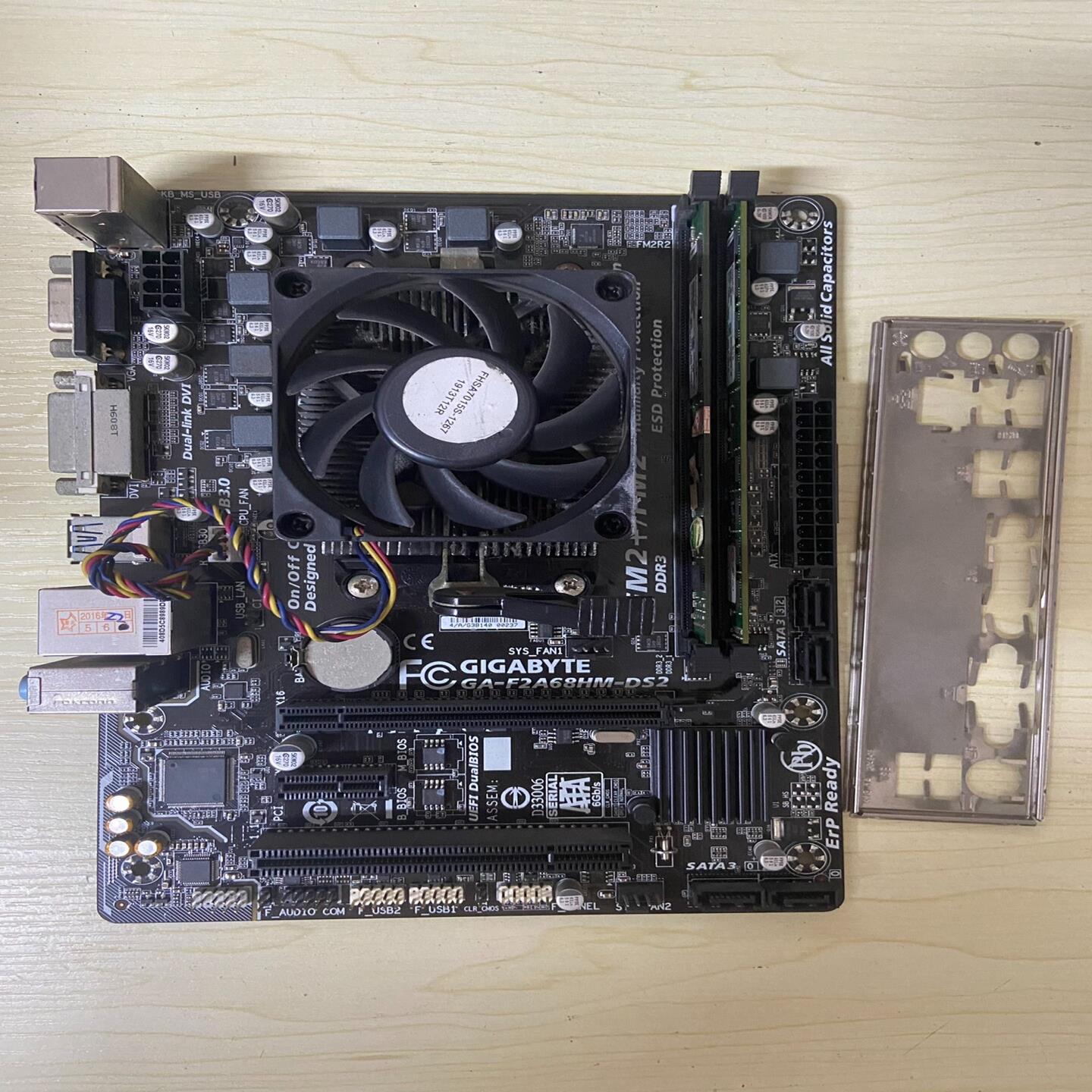 闲置GIGABYTE电脑主板GA-F2A68HM-DS2C，议价