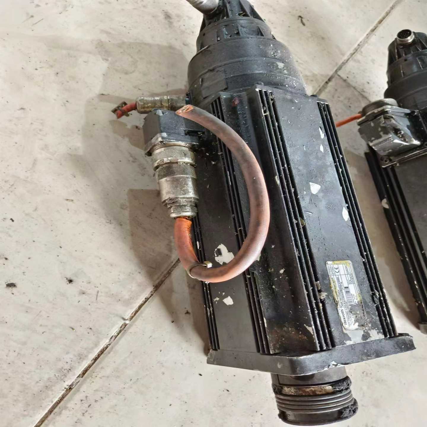 （艺易商行）力士乐电机 MAC112C-0-ED-4-C/130-B-0