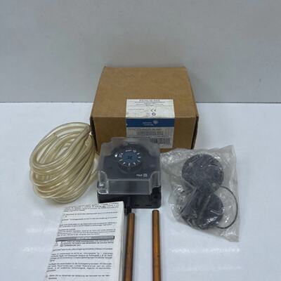 Johnson Controls P233A10AKC Differential Air Pressure Switch
