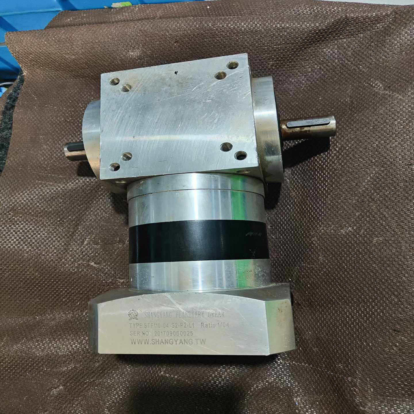 【议价】STF110-04-S2-P2-L2减速机实物图转动适用