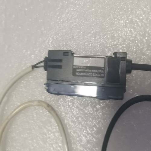 咨询-基恩士感应器FS-V11成色如图所示功能正常