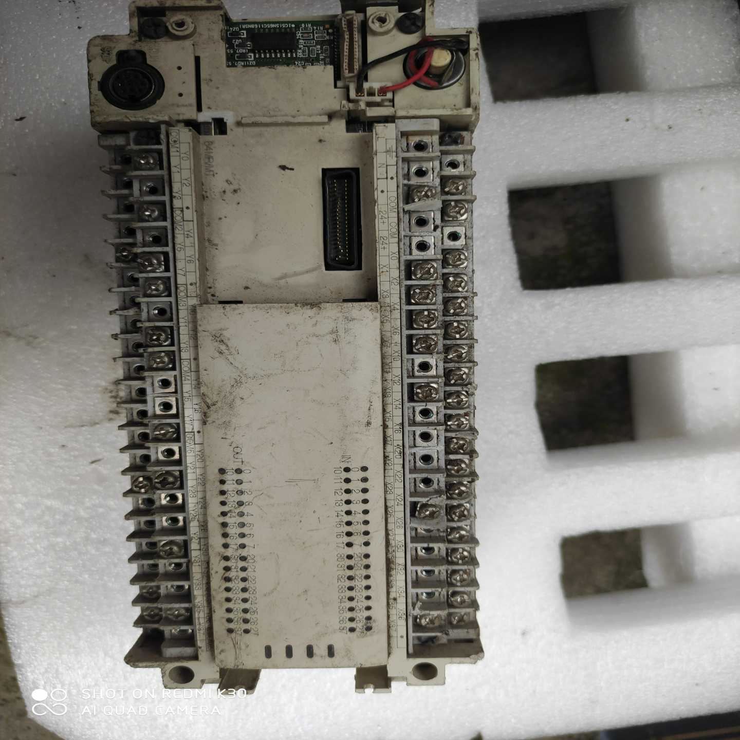 【议价】PLCFX2N-64MR-001成色如图外壳破损适用