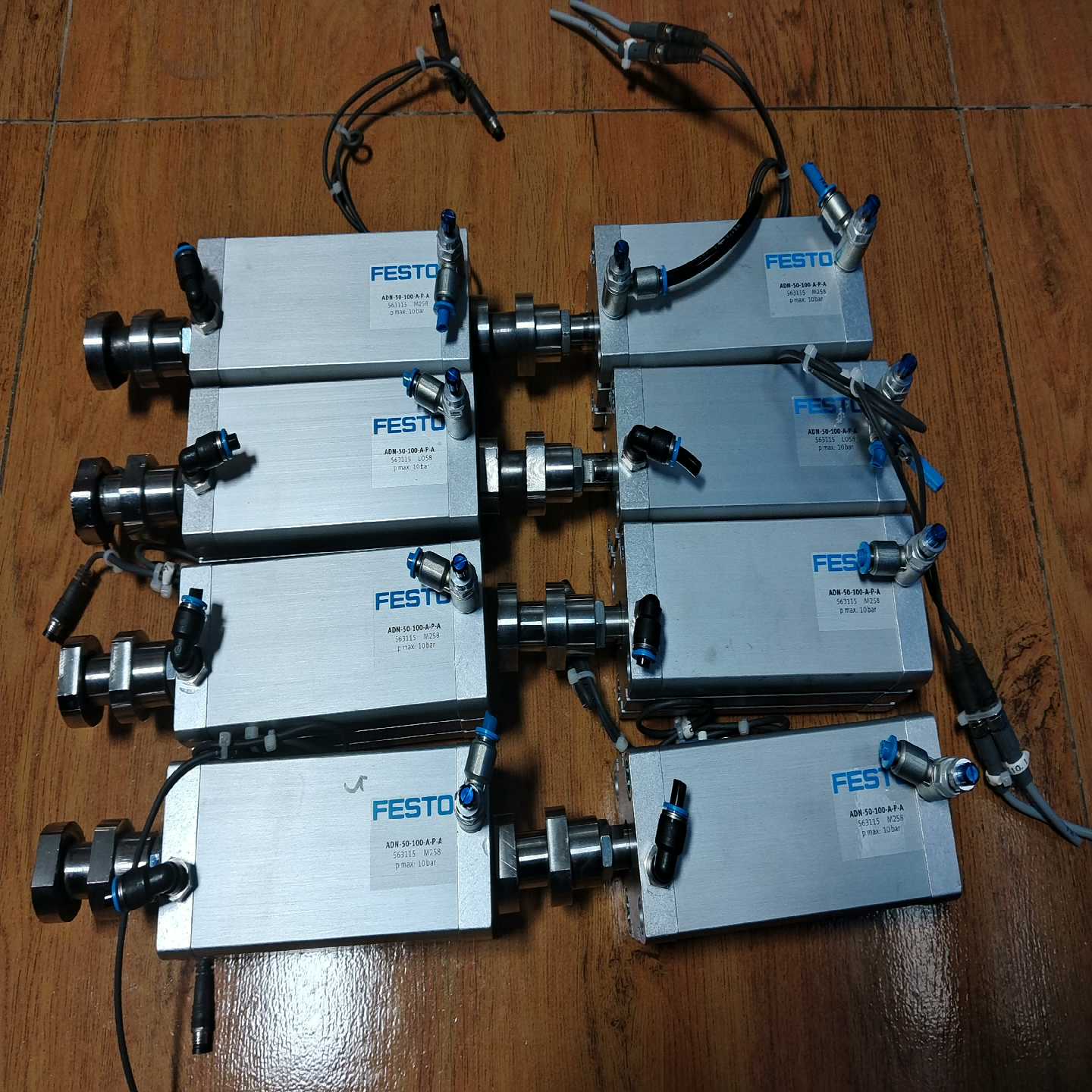 费斯托气缸ADN-50-100-A-P-A，功能正常，成色为询价