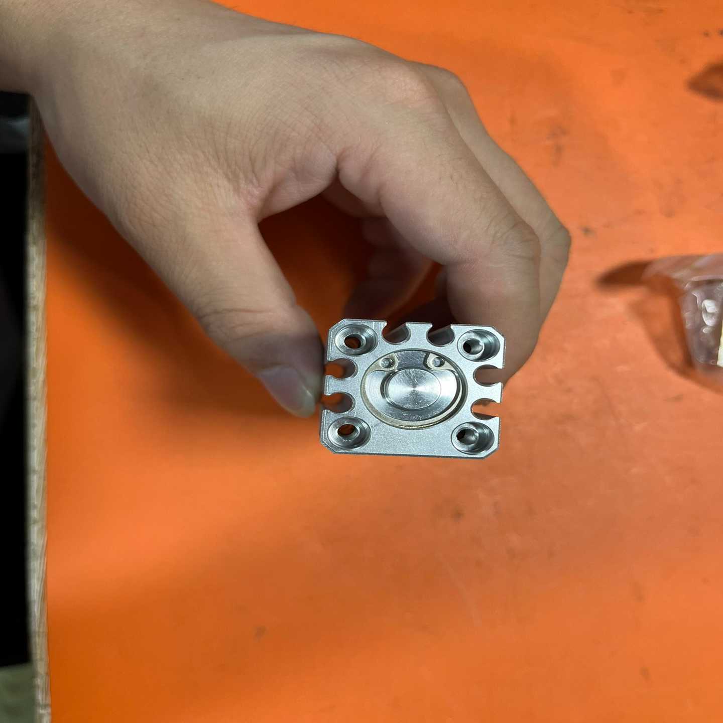 全新旋转气缸，型号SCR16*20，来自CHELIC。这个--议价商品