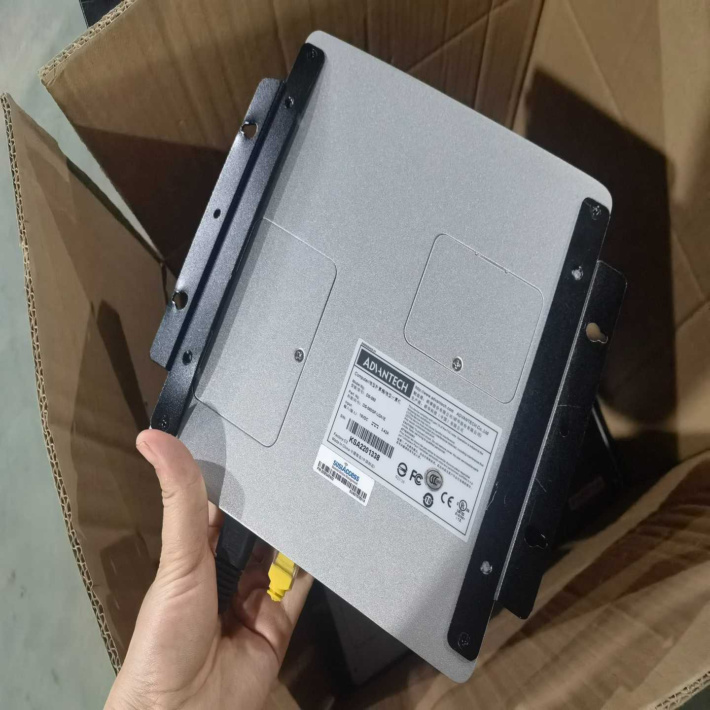 研华DS-080工控机，双HDMI接口，USB3.0，机器成--议价商品