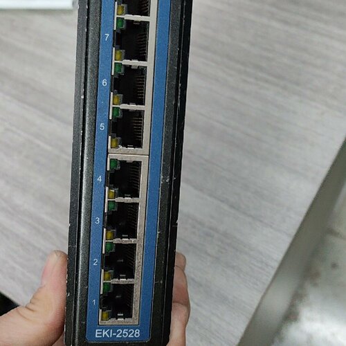 【询价】研华8口工业交换机，型号EKI-2528，货，，