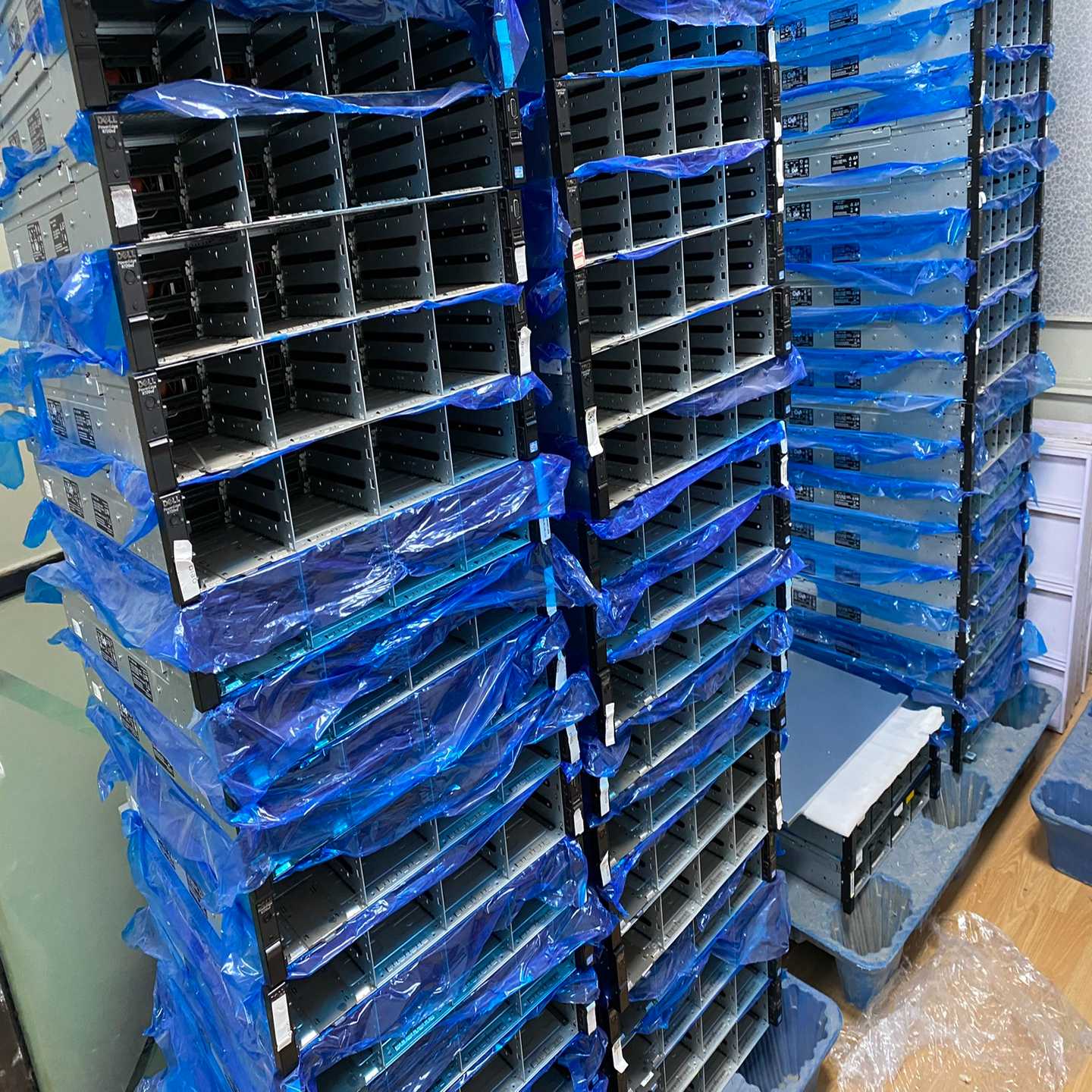 原装DELLR720xd8-9成新2U机架式服务器主--议价商品