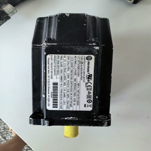 AB伺服电机VPL-B1002E-PJ12AA实拍包好--议价商品