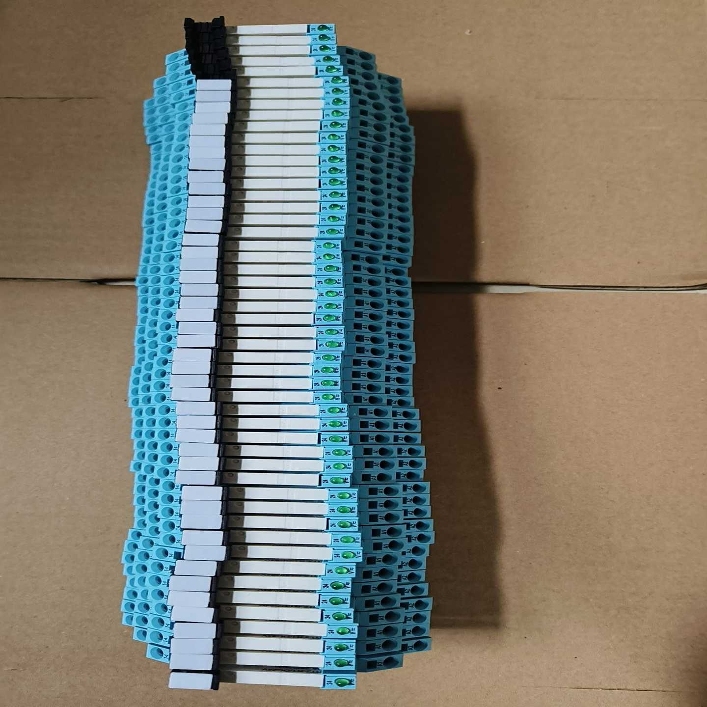 咨询-ELCO宜科薄片式继电器RT2-R1/DC24V