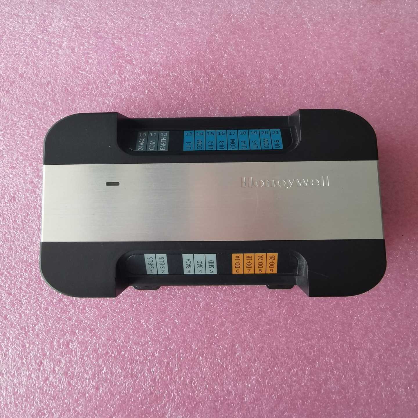（议价）HoneyWell/UC6002-SC1控制器，成
