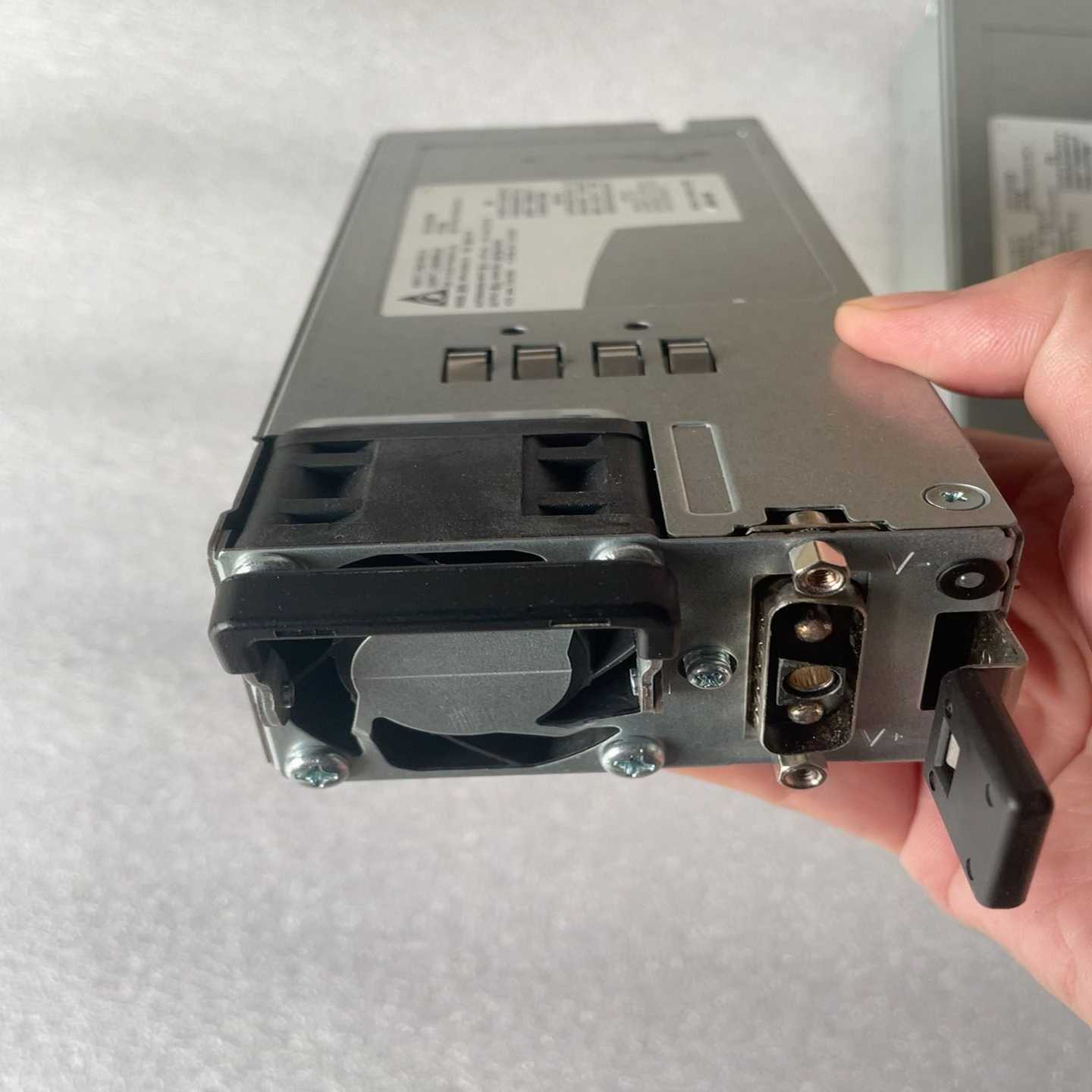 台达DPS-900AB-5E。900w适用
