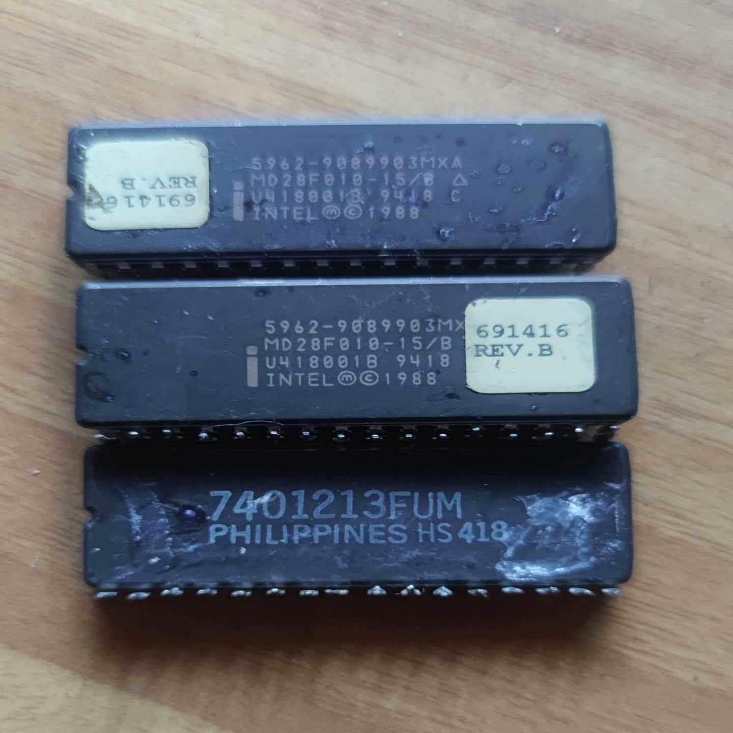 询价~MD28F010-15/8 5962-9089903MXA