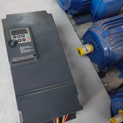 寻》》众辰变频器15KWNZ200T15GY4成色如图每