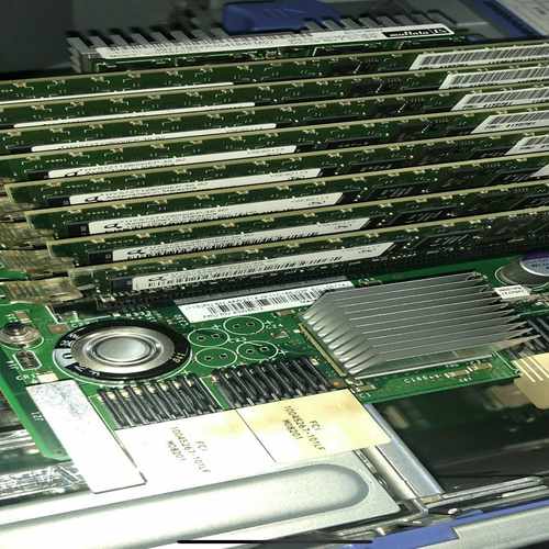 【议价】IBMX3850M23950M2内存板46M2379适用