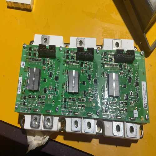 英飞凌模块。FS400R12A2T4I 测试。好[浩蓉商户]
