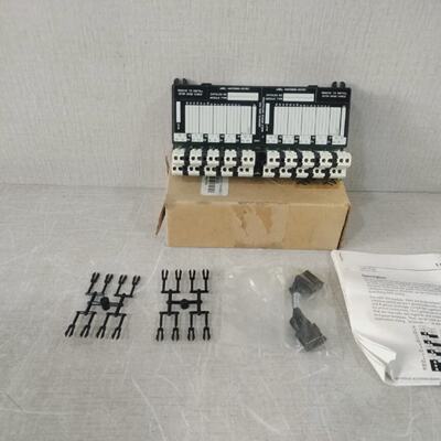 GE FANUC IC670CHS002E IO BASE 2 TIER BOX TERMINAL  NEW W FIL