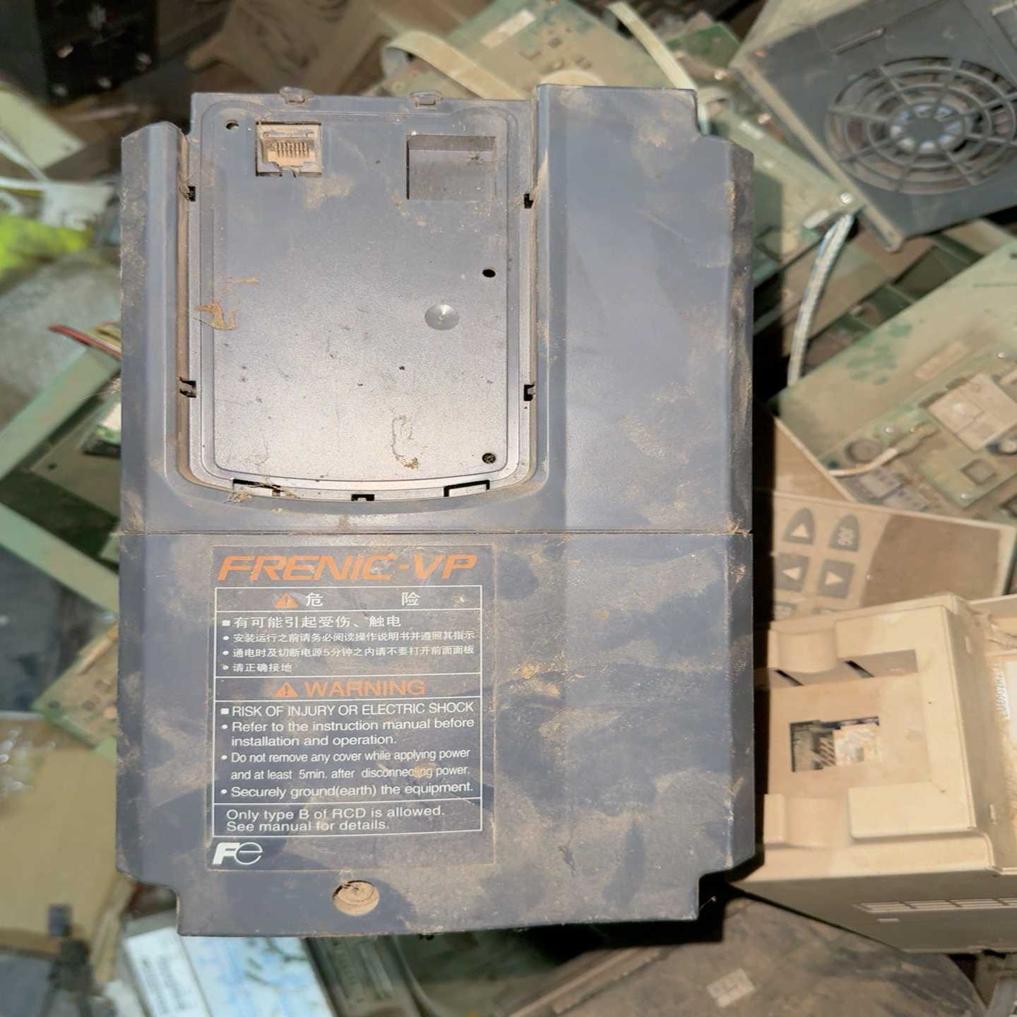 变频器FRN5.5F1S-4C成色如图所得功能