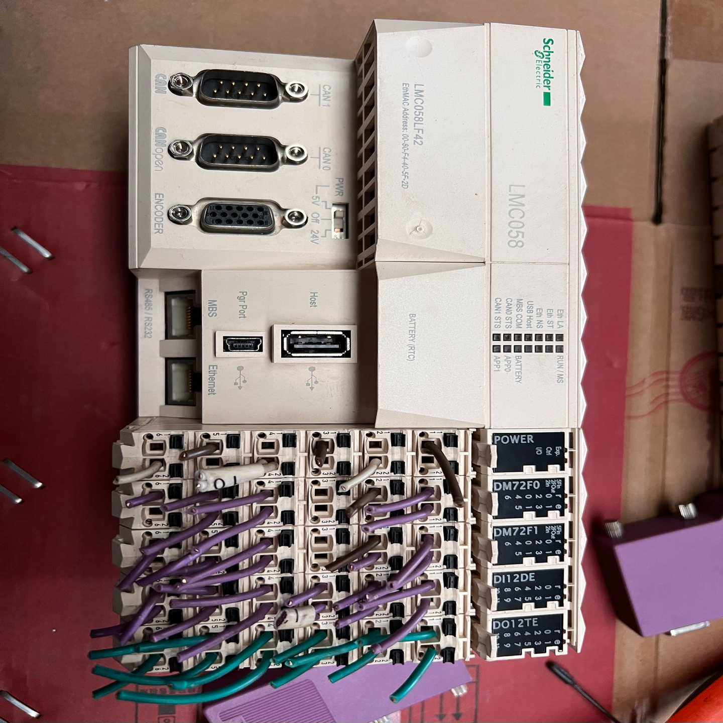 施耐德PLC运动伺服控制器LMC058LF42--议价商品