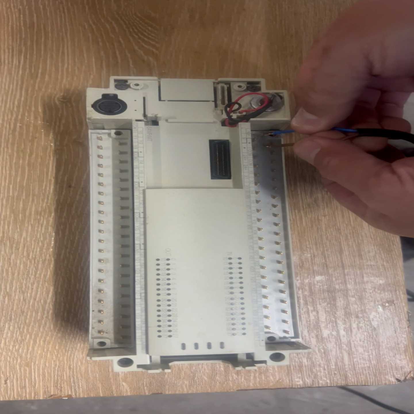 议价三菱PLCFx2N-64MR-001,成色如图,功能正常拆