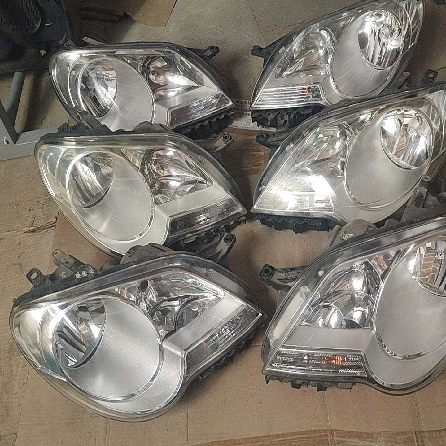 【大众新宝来09款原装拆车前大灯】--议价商品