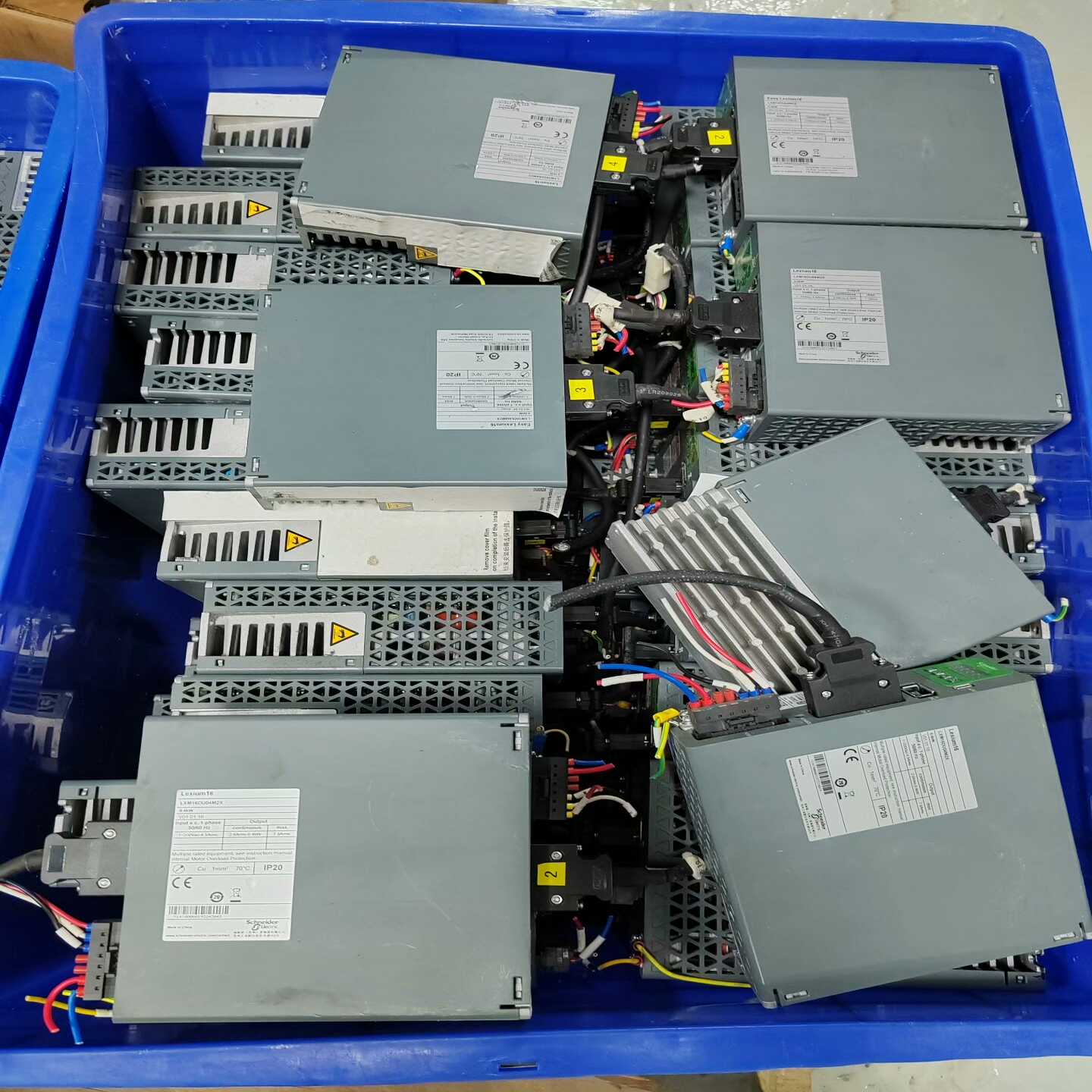 LXM16DU04M2X，施耐德伺服驱动器400w，二手拆机