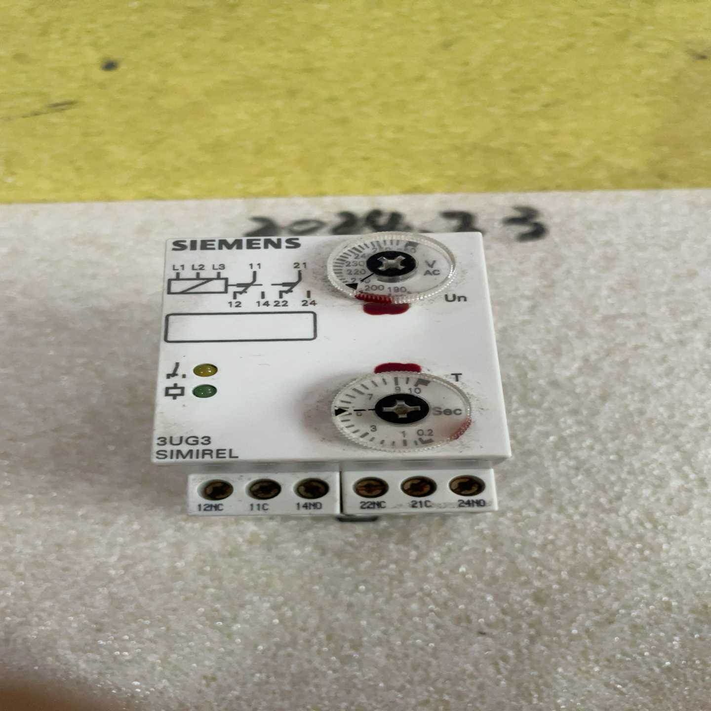 的安全继电器：3UG3013-1BL60，AC2询价