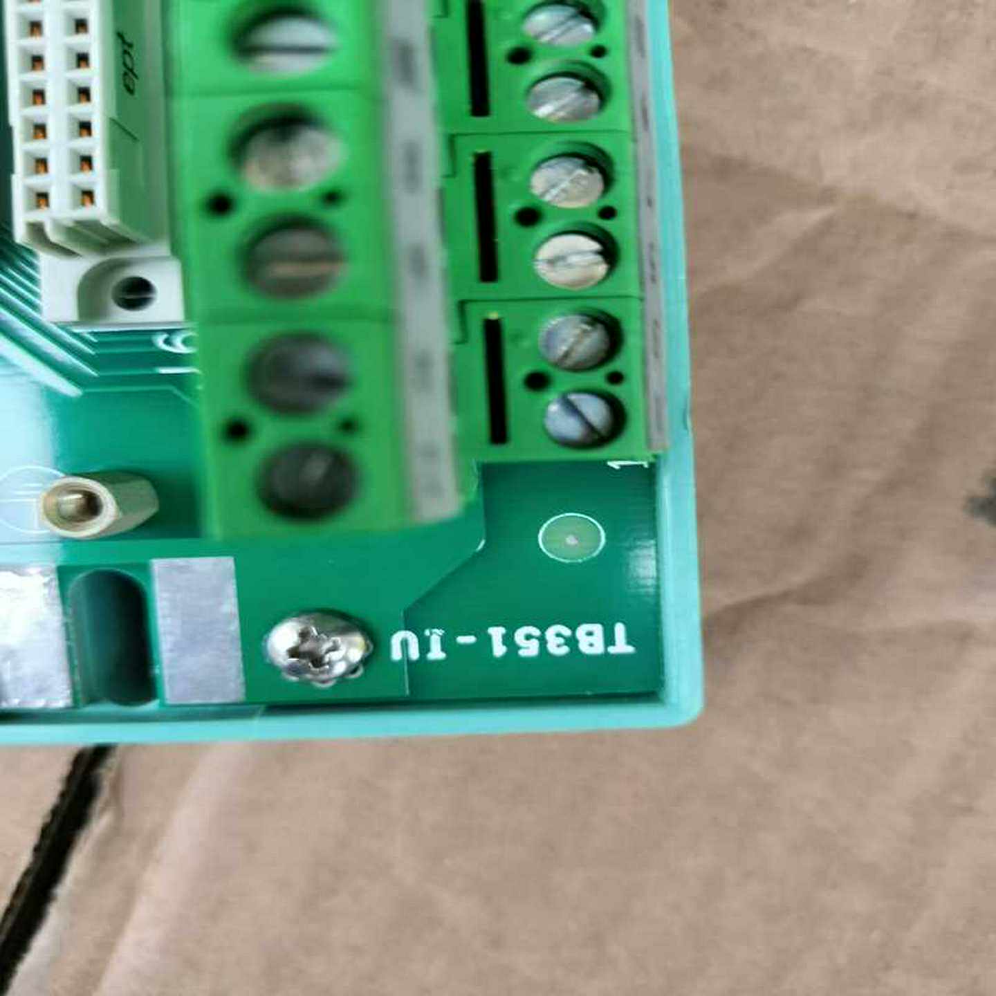 荷宝HBL5666C工业电源插头询价