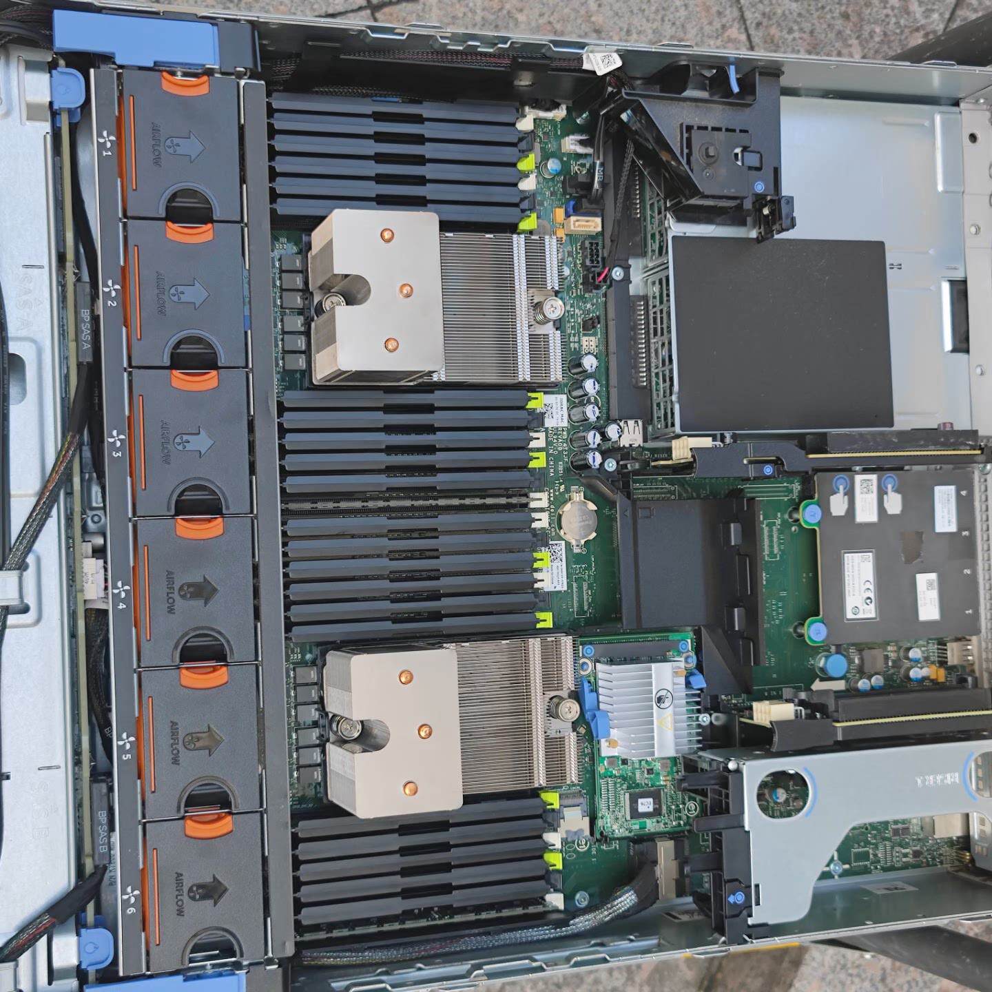 DELL R720 2U 3.5 8盘位原装服务器 刚下架--议价商品