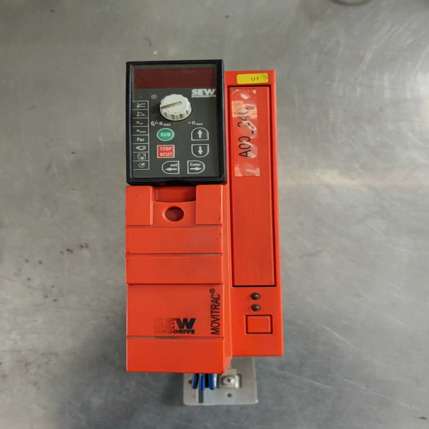 SEW赛威变频器MC07B0008-5A3-4-00  0.（佳毅工控）