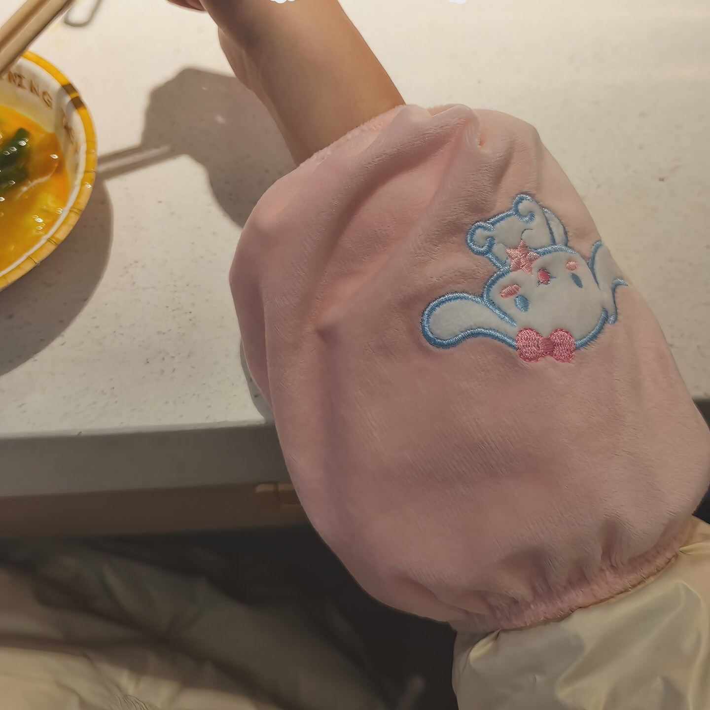 粉色小狗儿童毛绒卡通袖套加厚加绒宝宝羽绒服新款2025可爱护袖套