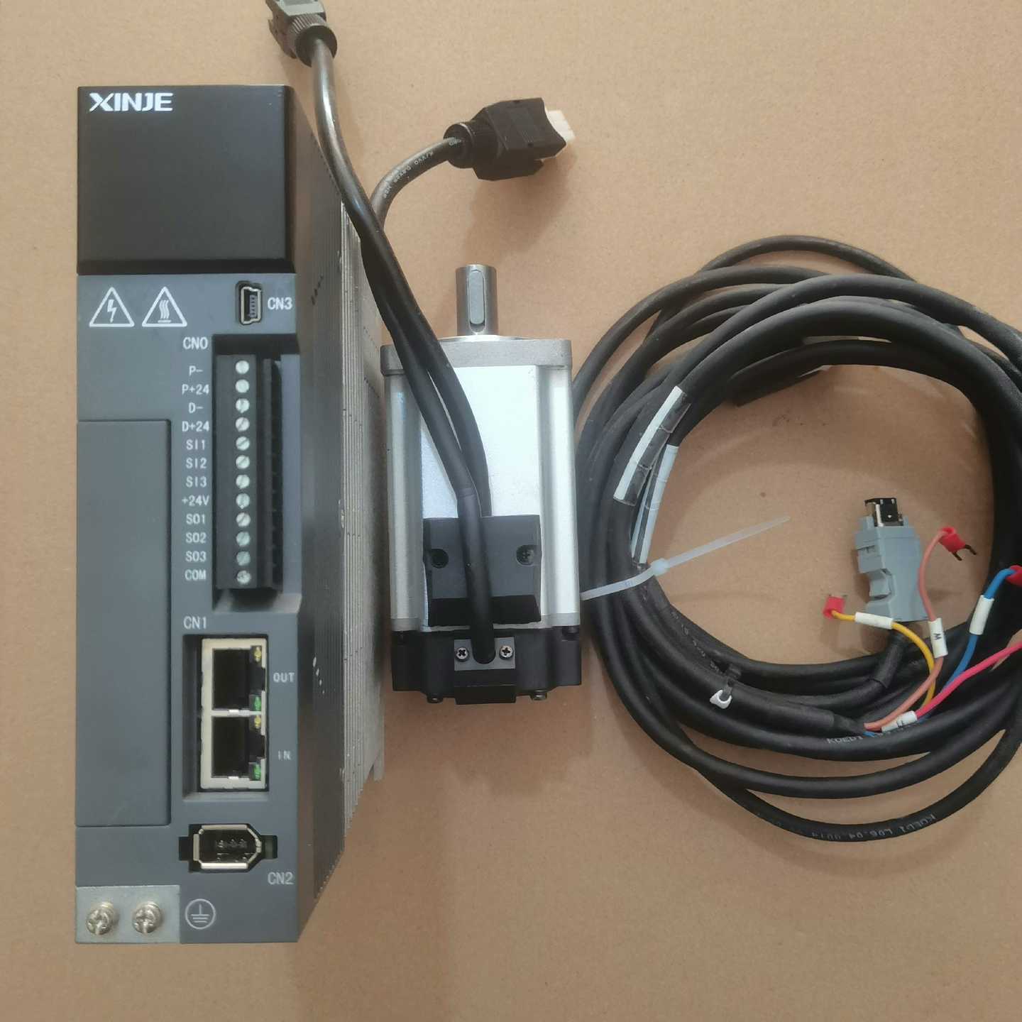 信捷伺服电机DS5C系列750w脉冲总线通用款，成色95新，询价