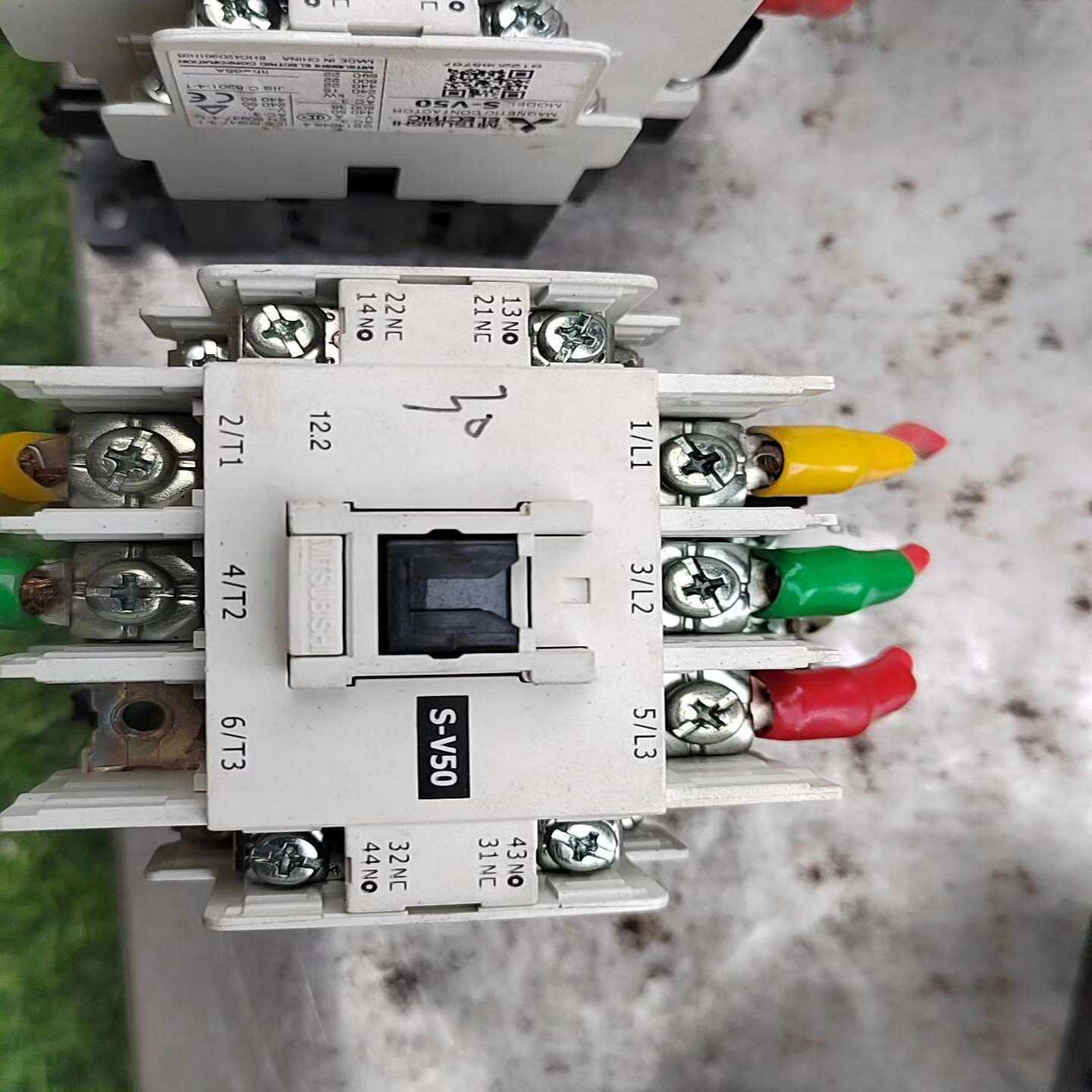 三菱接触器S-V50，208-220V，50Hz，AC3-3-询价客服