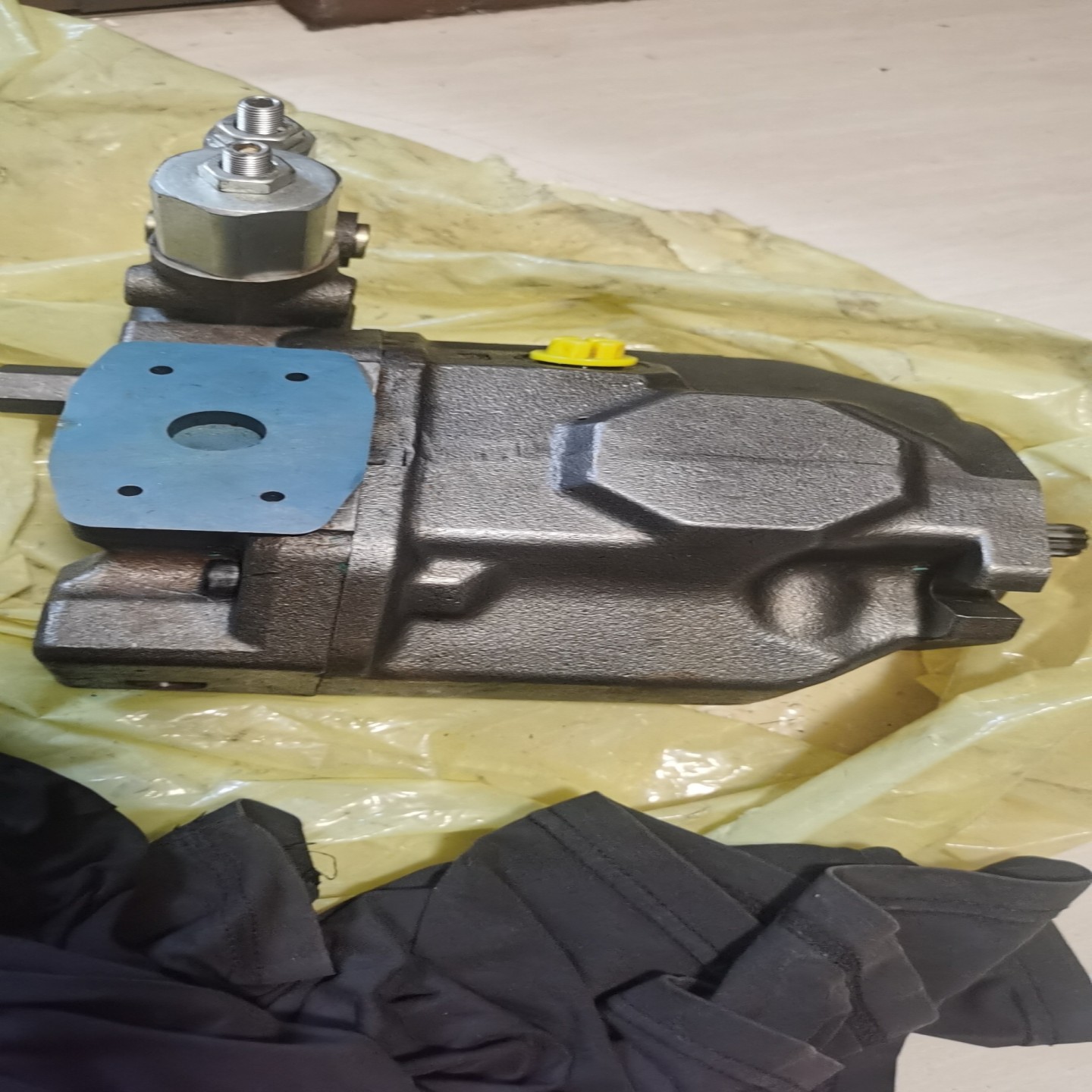 Rexroth力士乐高压柱塞泵AA10VSO18DFR13；议价