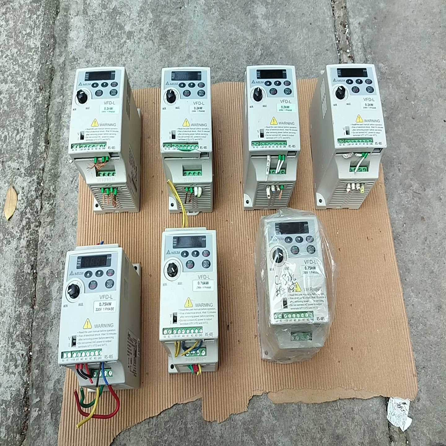 咨询-台达变频器VFD007L21A，0.75KW，三台-0.2K