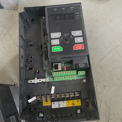 寻I易驱GT304T0110变频器