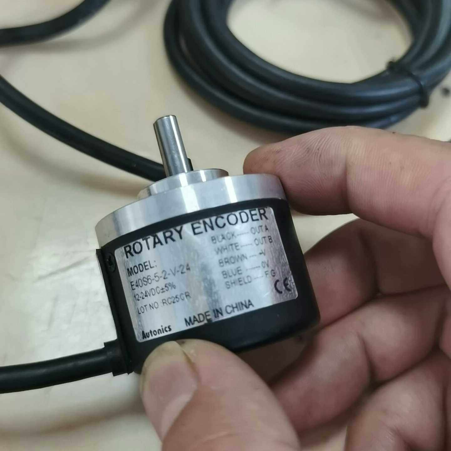 （议价)议价光电旋转编码器E40S6-1000-3-T-24E5I0S8现货维修