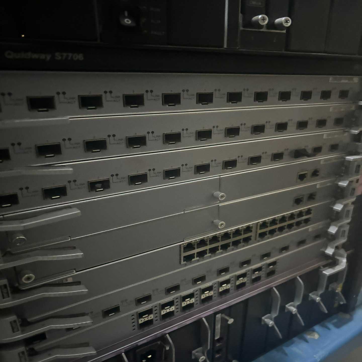 ES0D0X12SA007700系列交换机业务卡，测试完好询价