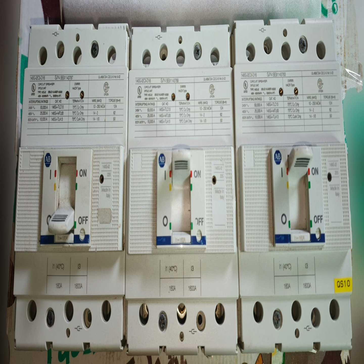 140G-l2C3-D16， AB罗克韦尔塑壳断路器三台，正~议价