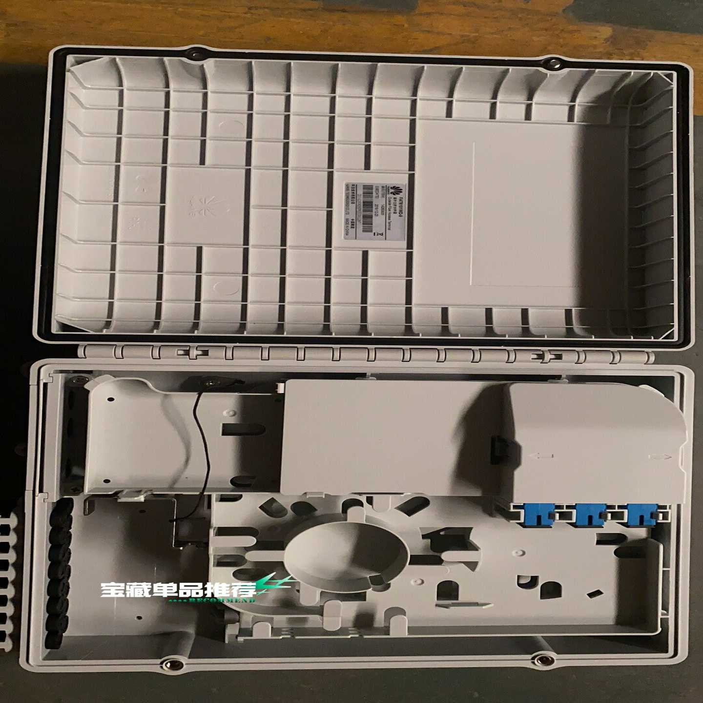 议价光纤分纤箱室外挂墙抱杆安装