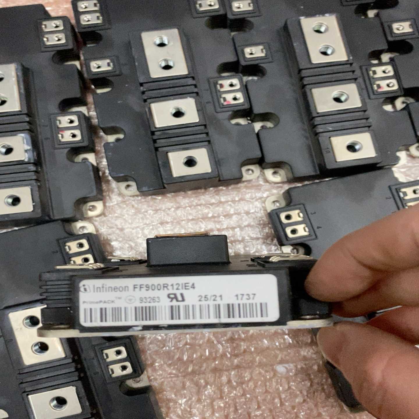 FF900R12IE4原装拆机，功能包好--议价商品